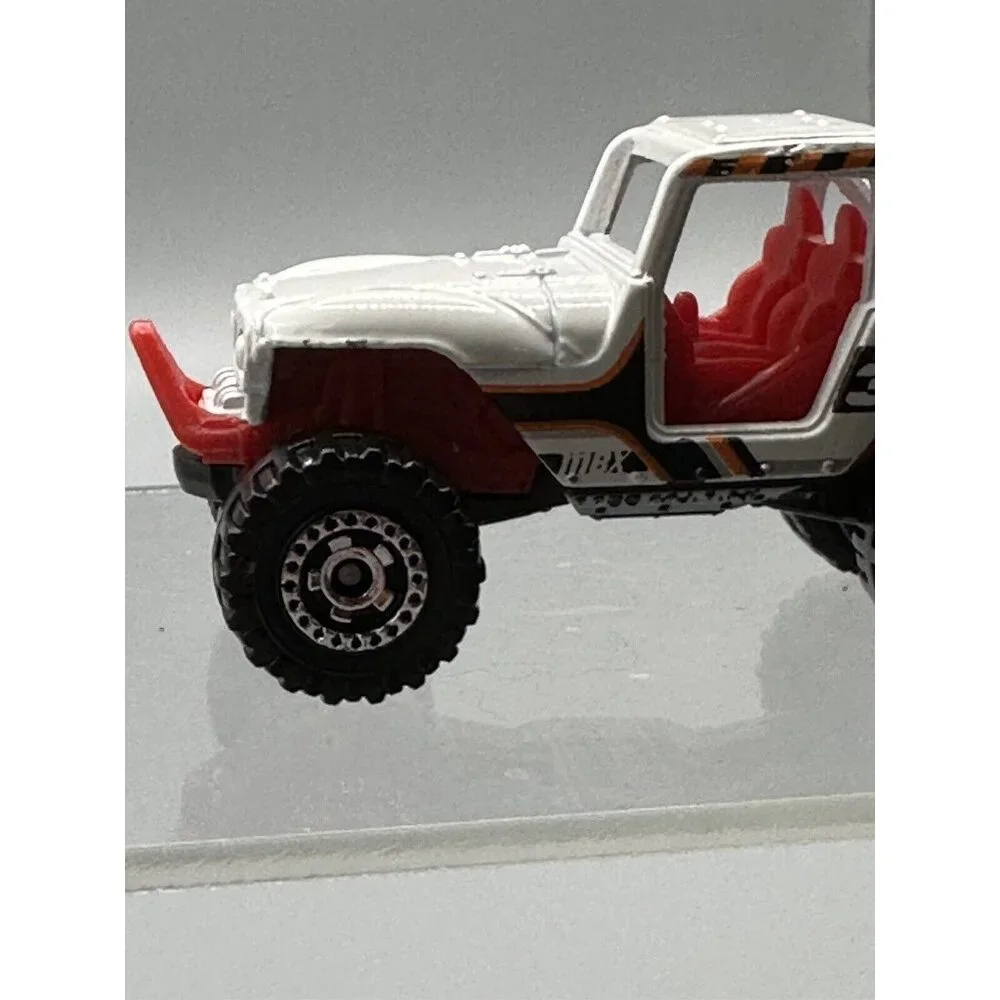 2007 Matchbox MBX Jeep 4x4 White RED MOUNTAIN SAFETY PATROL II 2 PACK Thailand‎